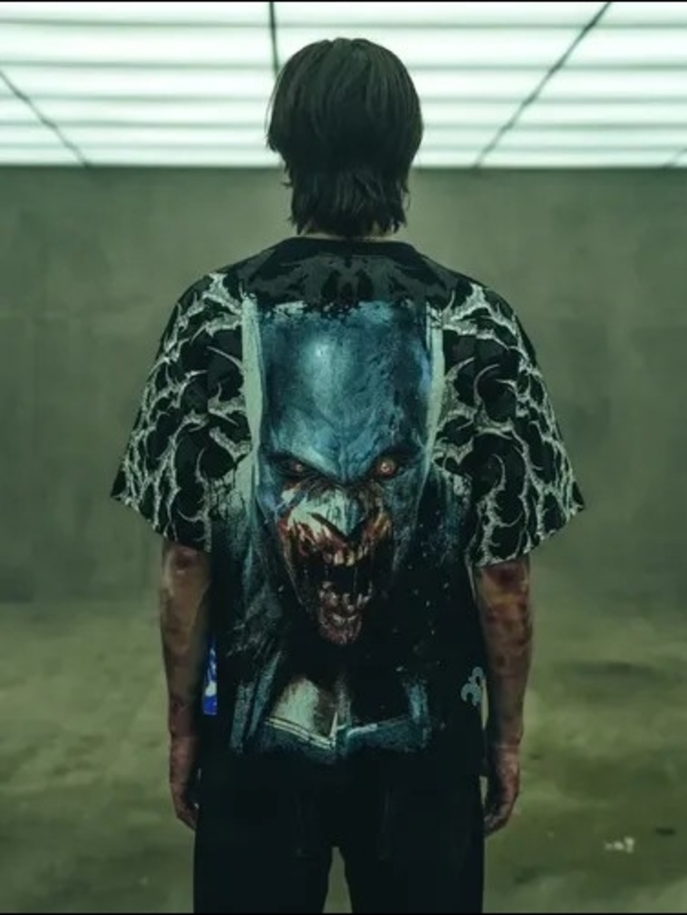 Civil Regime Batman Zombie 2XL Oversized - Picture 6 of 6